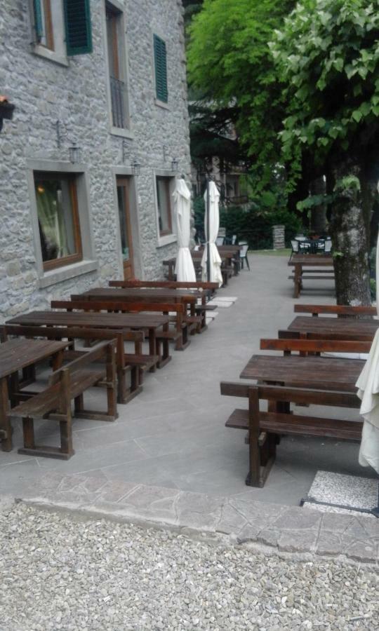 La Foresta Albergo Ristorante Pizzeria Badia Prataglia Exterior photo